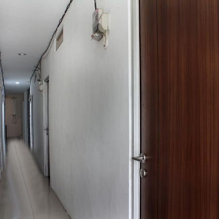 Oyo 345 Wynne Residence ジャカルタ エクステリア 写真